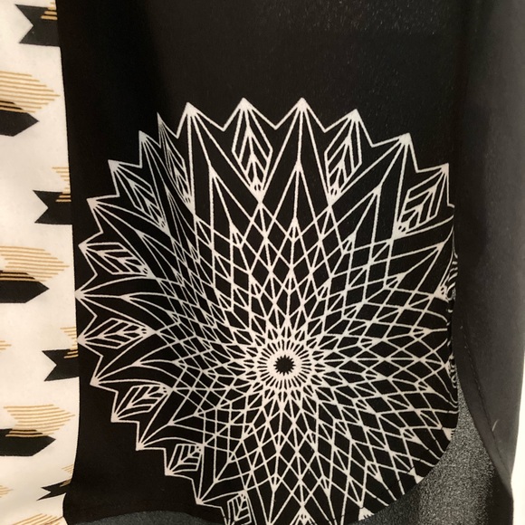 Desigual Black and White Geometric Sleeveless Top - Picture 3 of 6